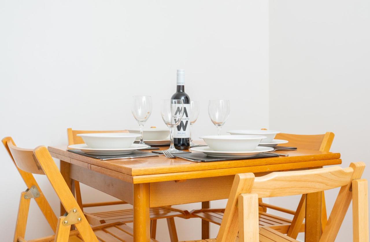 Dwellcome Home Ltd 2 Bedroom King & Double Central Apartment, Free Allocated Barrier Secured Parking Space At Rear Entrance & Fast Wifi, Ideal For Long Term Contractor, Corporate, Etc Stays, Regular Housekeeping Option - See Our Site For Assurance Абердин Экстерьер фото